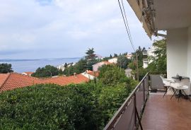 Crikvenica,Selce, Kuća s 3 apartmana i pogledom na more, Crikvenica, House