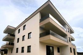 BANJOLE, luksuzni apartman s pogledom na more + garaža, Medulin, Appartamento