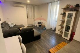 Opatija, stan u strogom centru, 2s+DB, 100m2 s parkingom, Opatija, Apartamento