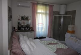 Apartmanska kuća u blizini Novigrada, Novigrad, House