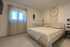 Istra, Poreč - okolica, stan s dvije spavaće sobe i pogledom na more, Poreč, Apartamento