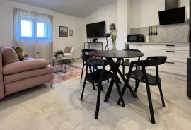 Istra, Poreč - okolica, stan s dvije spavaće sobe i pogledom na more, Poreč, Apartamento