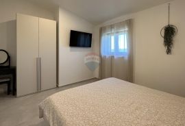 Istra, Poreč - okolica, stan s dvije spavaće sobe i pogledom na more, Poreč, Apartamento