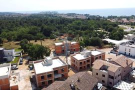 Poreč: Moderan stan s krovnom terasom atraktivnog pogleda prema moru, Poreč, Appartment