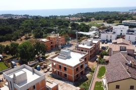 Poreč: Moderan stan s krovnom terasom atraktivnog pogleda prema moru, Poreč, Appartment