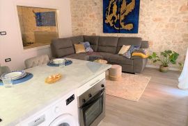 Rovinj, Carera, prekrasni novouređeni stan na prvom katu - 38m2, Rovinj, Wohnung