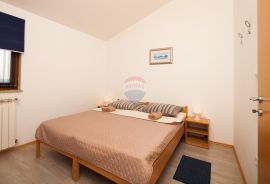 Istra,Banjole,apartmanska kuća sa velikim dodatnim potencijalom!!, Medulin, Famiglia