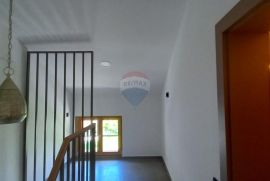 Istra,Pula centar, nova, luksuzna kuća s 3 apartmana, Pula, Casa