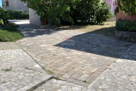 Krk, Gabonjin, autohtona kamena kuća s bazenom, 150 m2, Dobrinj, Maison