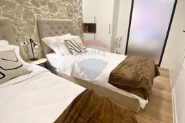 Rovinj, centar, dvosoban stan uređen sa stilom, Rovinj, Flat