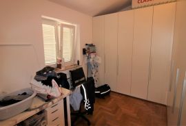 Istra, Novigrad, prostran stan u modernoj zgradi s pogledom na more, Novigrad, Appartment