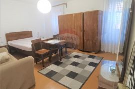 Rovinj,2 etaže X 45m2,centar-za kopletnu renovaciju, Rovinj, Wohnung