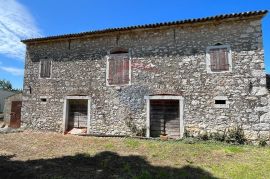 Poreč - okolica, 2 autohtone kamene kuće sa pogledom na more i kombinacijom građevinskog i poljoprivrednog zemljišta, Poreč, House