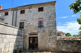 Poreč - okolica, 2 autohtone kamene kuće sa pogledom na more i kombinacijom građevinskog i poljoprivrednog zemljišta, Poreč, House