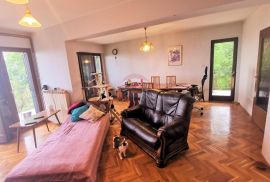 LOVRAN - etaža kuće, trosobni stan s pogledom, Lovran, Appartement