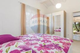 Rovinj,7km ,2 prizemnice na 21750m2 okućnice, Rovinj, Σπίτι