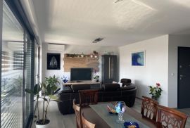 Rijeka, Vežica - Stan 3S+DB, 108m2 u novogradnji s parkingom, Rijeka, Appartement