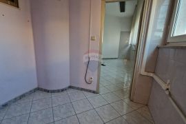 Istra, Pula, Poslovni prostor sa liftom 36.50m2, Pula, Gewerbeimmobilie