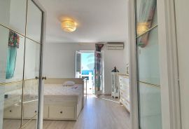 Otok Cres, Martinščica, kuća 150 m2 sa dva apartmana, prekrasan pogled, Cres, House