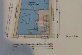 Rovinj,stari grad-1.kat za renovaciju u baroknoj palači-37m2, Rovinj, Διαμέρισμα