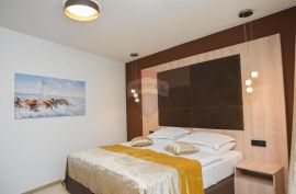 Senj, Hotel**** i ugostiteljski objekt, 2.red do mora, Senj, العقارات التجارية