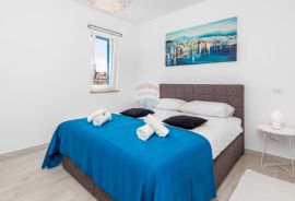 POREČ-kuća i 6 apartmana s bazenom, uhodano poslovanje, Poreč, Casa