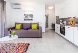 POREČ-kuća i 6 apartmana s bazenom, uhodano poslovanje, Poreč, Casa