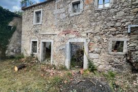 Istra, Ćićarija, autohtona istarska kuća za renovaciju, Lanišće, Casa