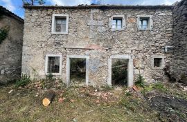 Istra, Ćićarija, autohtona istarska kuća za renovaciju, Lanišće, Casa