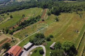 Istra, Pićan, kombinacija građevinskog i poljoprivrednog zemljišta, Pićan, Terreno