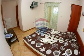 Ista, Medulin, apartmanska kuća sa bazenom 150m od mora, Medulin, Casa