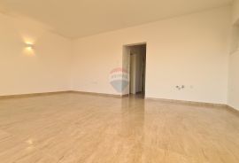 Viškovo, Saršoni - 2S+DB stan na 1. katu od 82m2 s bazenom na korištenje, Viškovo, Appartment