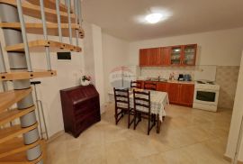 KRK - Baška - kuća 200m² - vrta 654m², Baška, Famiglia