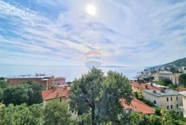 OPATIJA-CENTAR, stan 150 m2 sa  balkonom, parkingom i pogledom na more, Opatija, Appartment