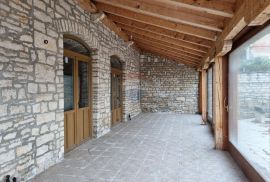 Istra - Kanfanar - okolica Rovinja - poslovni prostor - 300m2, Kanfanar, Gewerbeimmobilie