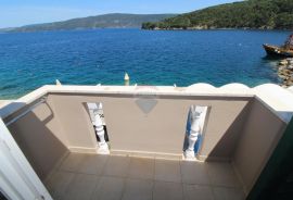 Otok Cres, Valun - dvoetažni stan uz more, Cres, Appartement