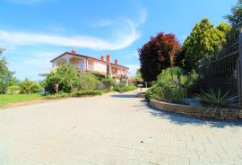 Rovinj,okolica,samostojeća kuća 260m2 na 1500m2 okućnice-otvoreni pogled na more, Rovinj, بيت