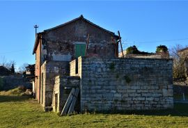 ISTRA, KANFANAR - Kompleks od 2 kuće i 6052 m2 građevinskog zemljišta s pogledom na more, Kanfanar, Casa