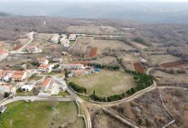 ISTRA, KANFANAR - Kompleks od 2 kuće i 6052 m2 građevinskog zemljišta s pogledom na more, Kanfanar, Casa