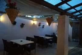 Šišan, Istra Pizzerija od 180 m2 + stan 120 m2, Ližnjan, Коммерческая недвижимость