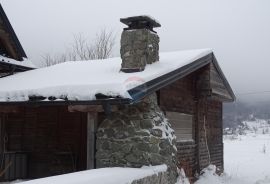 Nedovršena kuća  sa 4 stana Mrkopalj, Mrkopalj, Haus