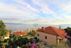 OPATIJA- stan 100 m2 sa garažom, okućnicom, pogledom na more, Opatija, Appartment