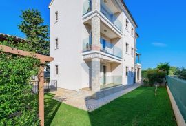 Istra,Fažana,apartmanska kuća 600m od mora, Fažana, Casa