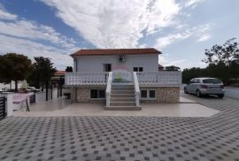 OTOK KRK,Dobrinj samostojeća kamena villa, Dobrinj, بيت