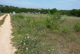 Poreč-Varvari, Lijepo poljoprivredno zemljište s pristupnim putem, Poreč, Terrain