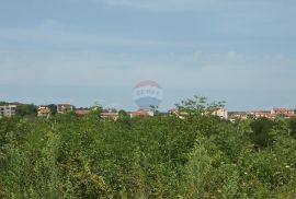 Poreč-Varvari, Lijepo poljoprivredno zemljište s pristupnim putem, Poreč, Terrain