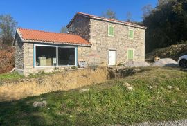 Istra, Belaj, stara autohtona istarska kuća 87 m2 sa okućnicom od 11270 m2, Cerovlje, Casa