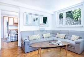 OPATIJA, Centar - Etaža Ville sa 4 apartmana sa prekrasnim pogledom i parkingom, Opatija, Kвартира