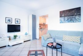 OPATIJA, Centar - Etaža Ville sa 4 apartmana sa prekrasnim pogledom i parkingom, Opatija, Kвартира