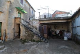 Istra, okolica Tinjan, kuća za adaptaciju, Tinjan, Casa